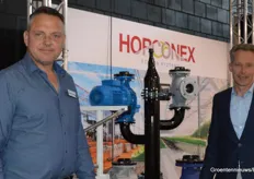 Horconex focuste op HortiContact op verwarming en scherming. Op de foto: Hans Nieuwstraten en Vincent Kuijvenhoven.